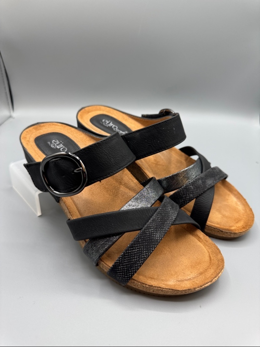 Eurosoft Genalyn Women's Black Slip-On Sandals with Buckle Accent, size 7.5